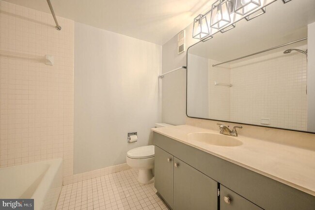 Building Photo - 3713 S George Mason Dr