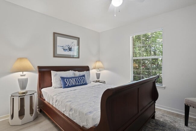 Building Photo - Gulfport Duplex