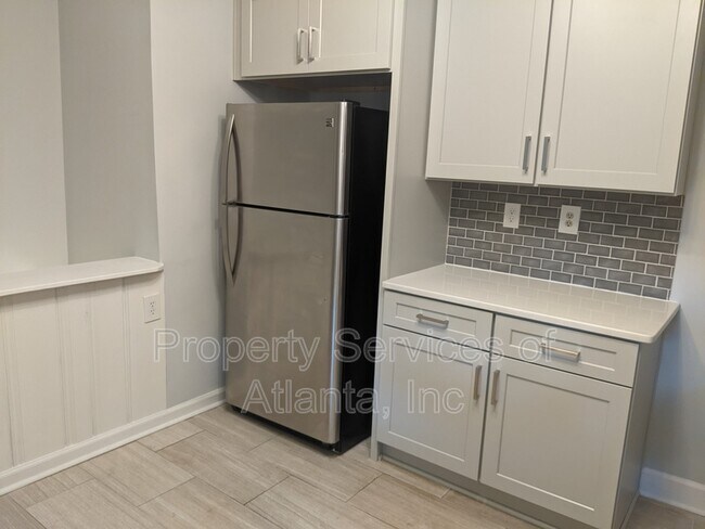 Building Photo - 2331 N Decatur Rd