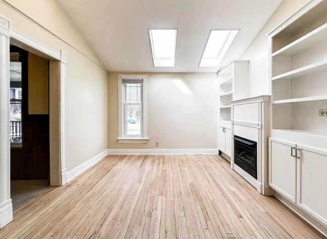 Building Photo - 502 Chestnut St