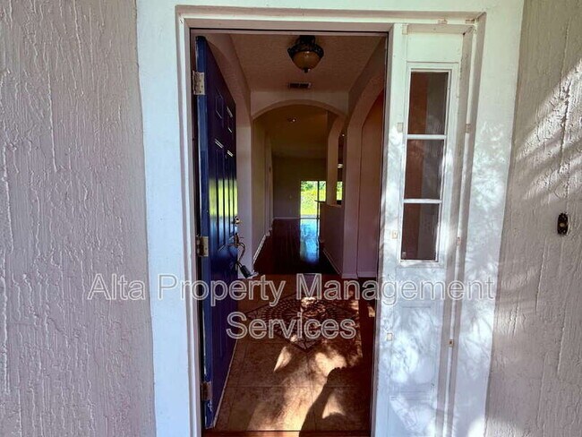 Building Photo - 2462 Coachman Lakes Dr