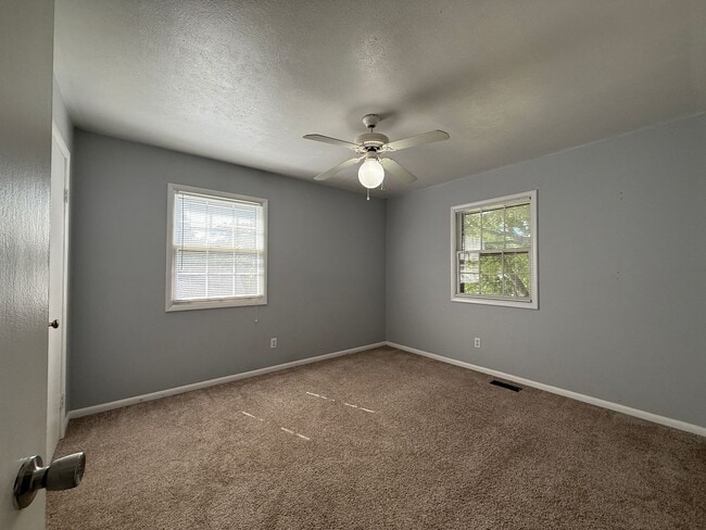 Building Photo - 3 Bedroom Rental - close to Cape Fear Vall...