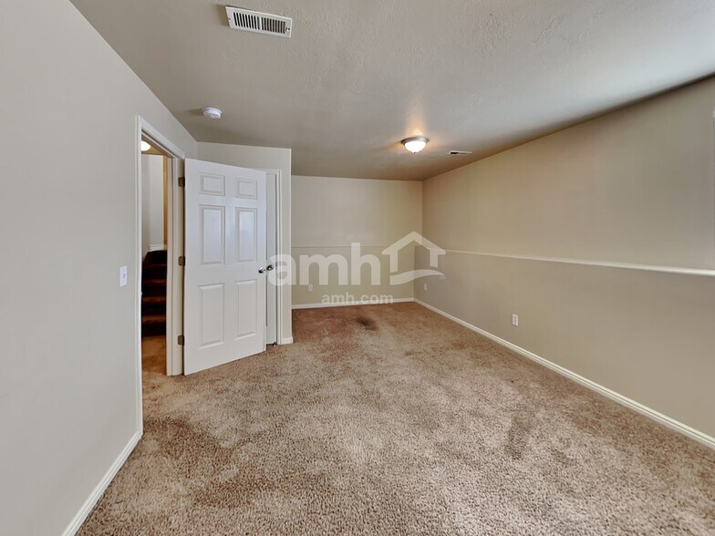 Building Photo - 2169 1520 N