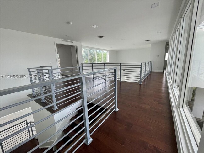 Building Photo - 10250 NW 74th Terrace