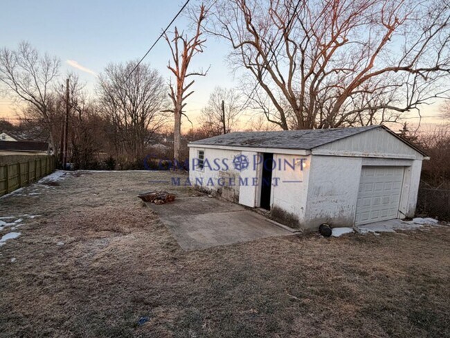 Building Photo - Your New Home Awaits! First Month Rent Free!!!