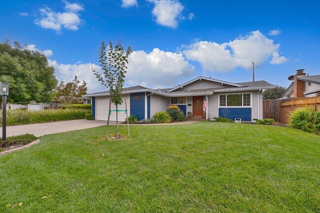 Building Photo - Charmingly Remodeled 3 Bed, 2 Bath Home Ne...