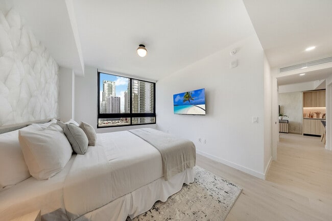 Building Photo - 225 N Miami Ave