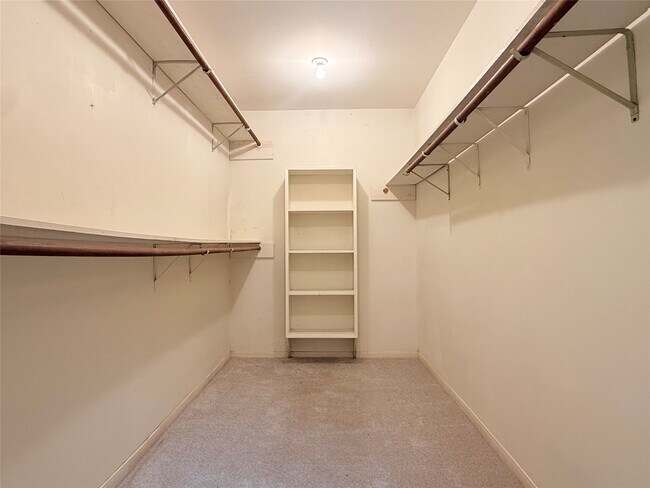 Building Photo - 11318 Briar Forest Dr