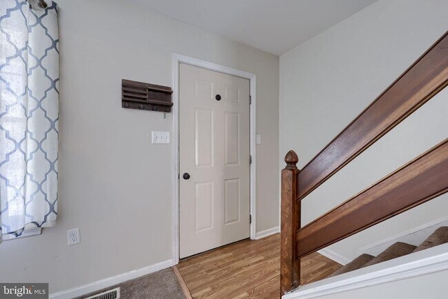 Building Photo - 604 Rockwood Dr