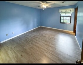 Building Photo - 810 Highland Dr