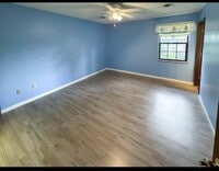 Building Photo - 810 Highland Dr