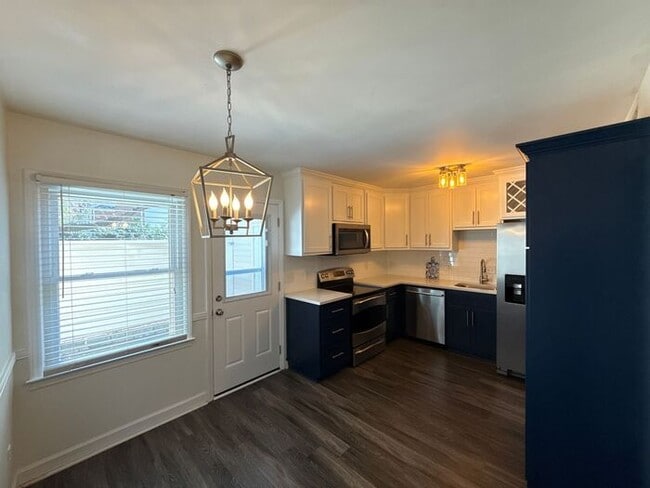 Building Photo - T.R. Lawing Realty Property