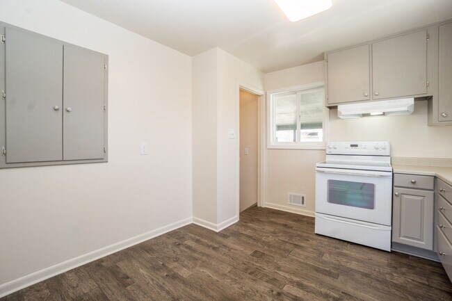 Building Photo - 7028 Lipan St