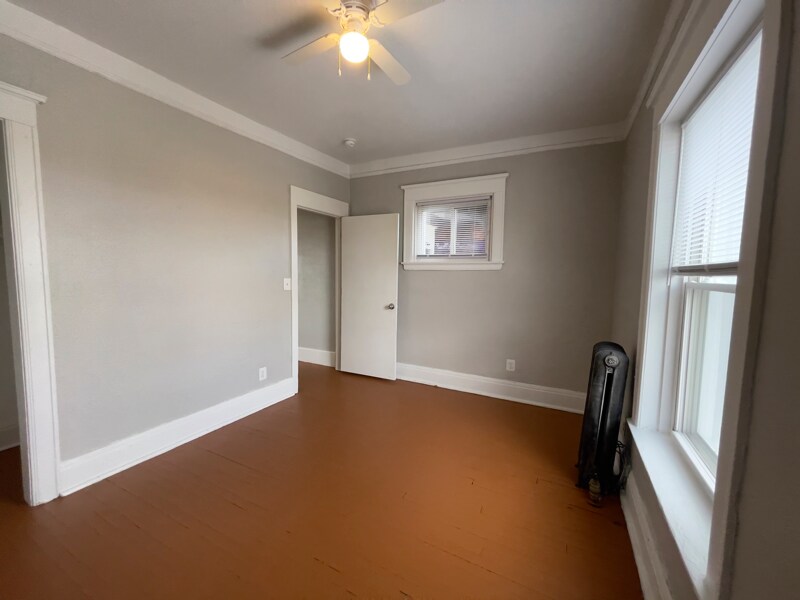 Building Photo - 287 E Edsel Ford Fwy