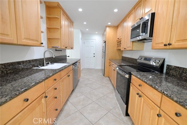 Building Photo - 484 Plaza Estival