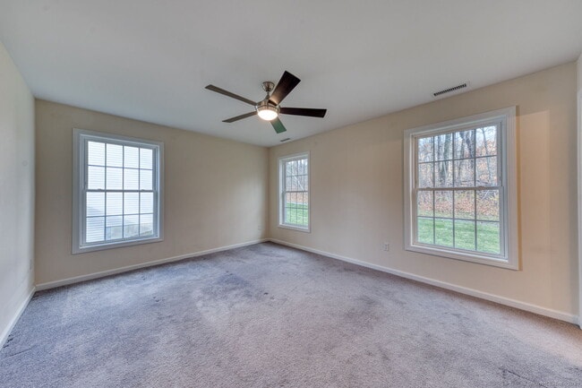 Building Photo - 43 Belvedere Dr