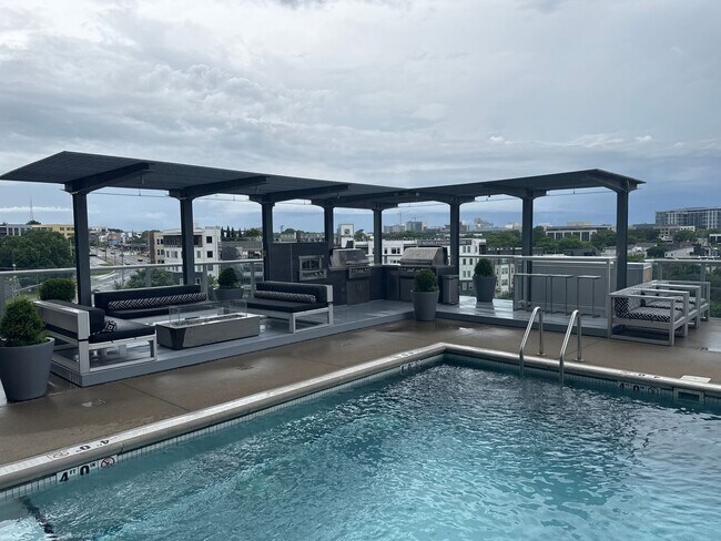 Building Photo - ? Special Offer: Apply and be approved by December 27, 2025, and receive ½ off the first month’s ...