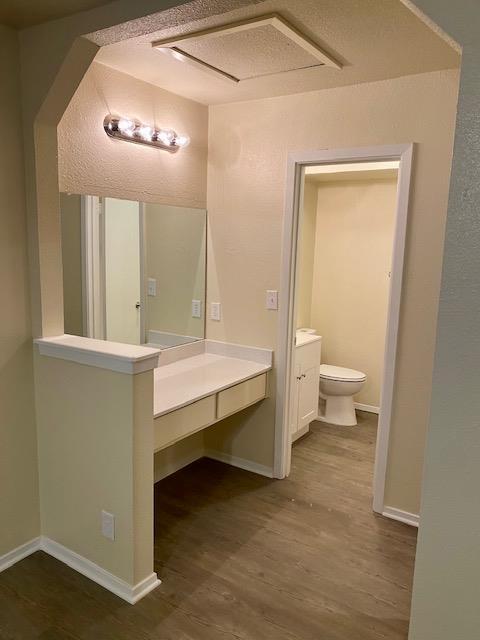 Building Photo - 1402 Summer Creek Dr