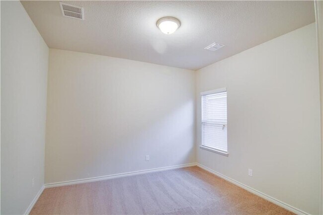 Building Photo - 2016 Build, Minutes from DNT. Home feature...