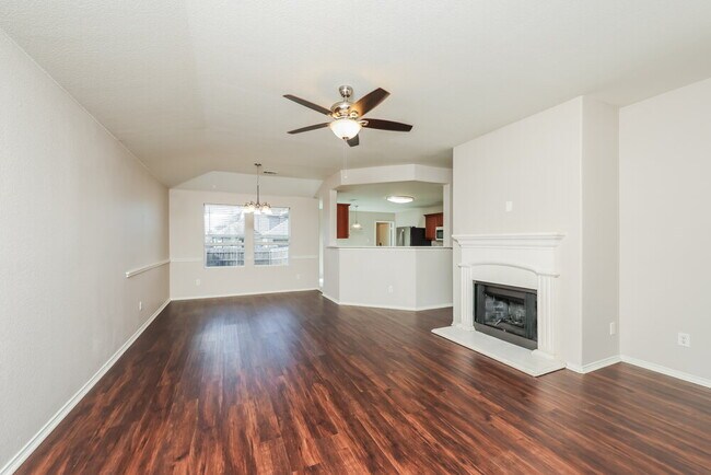 Building Photo - 2021 Bentwood St