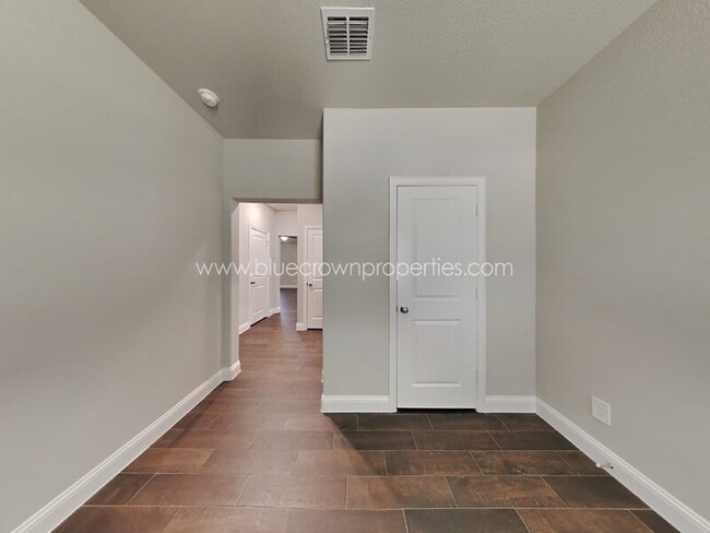 Building Photo - 1132 Red Hawk Ln
