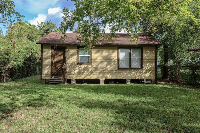 Building Photo - 3051 W Crockett St