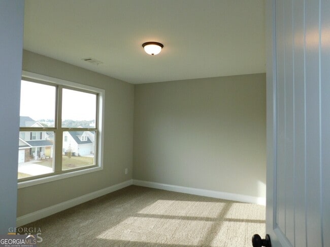 Building Photo - 2214 Savannah Dr
