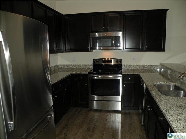 Building Photo - 607 Linden St