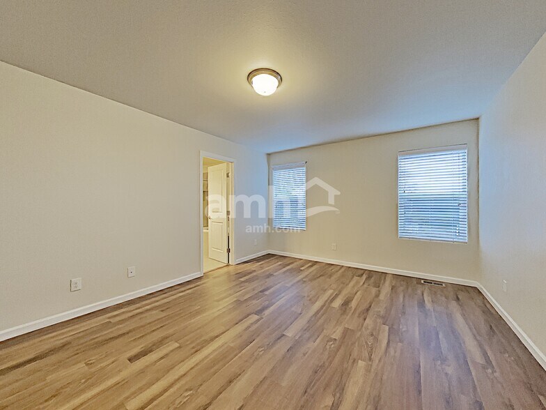 Building Photo - 489 McKinley St
