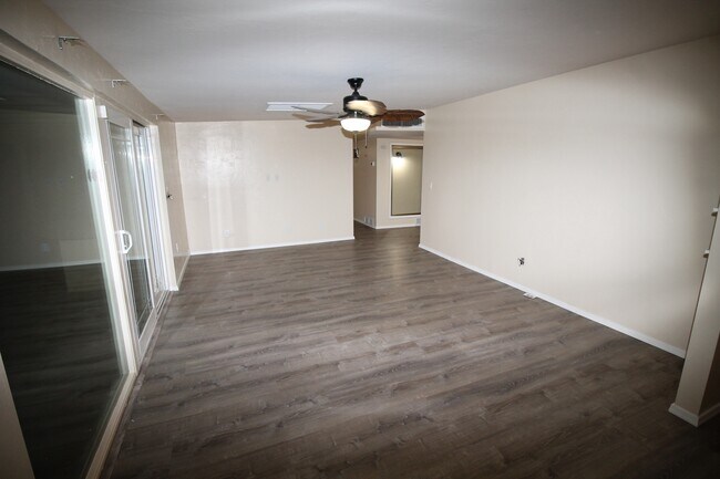 Building Photo - 7932 E Rosewood St