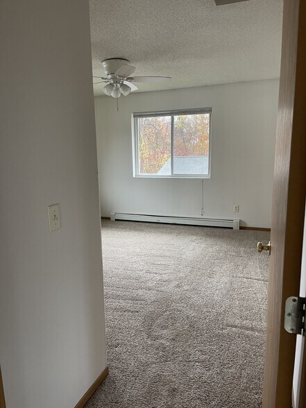 Building Photo - 10514 Gull Point Rd