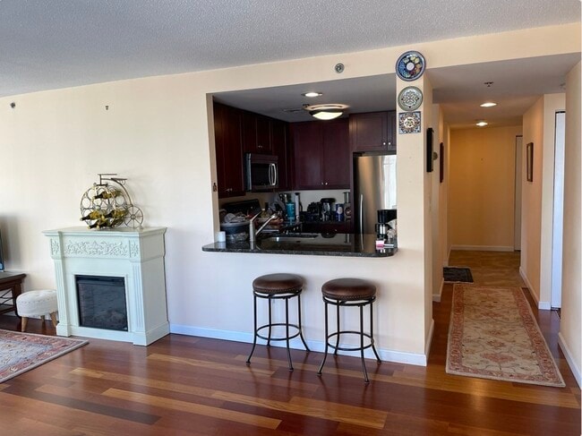 Building Photo - 8-12 Museum Way