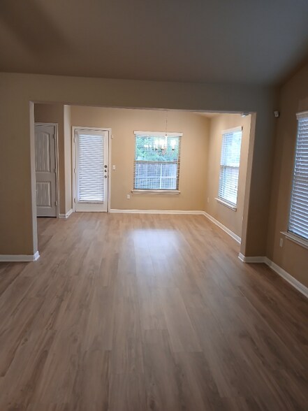 Building Photo - 1112 Greyback Dr