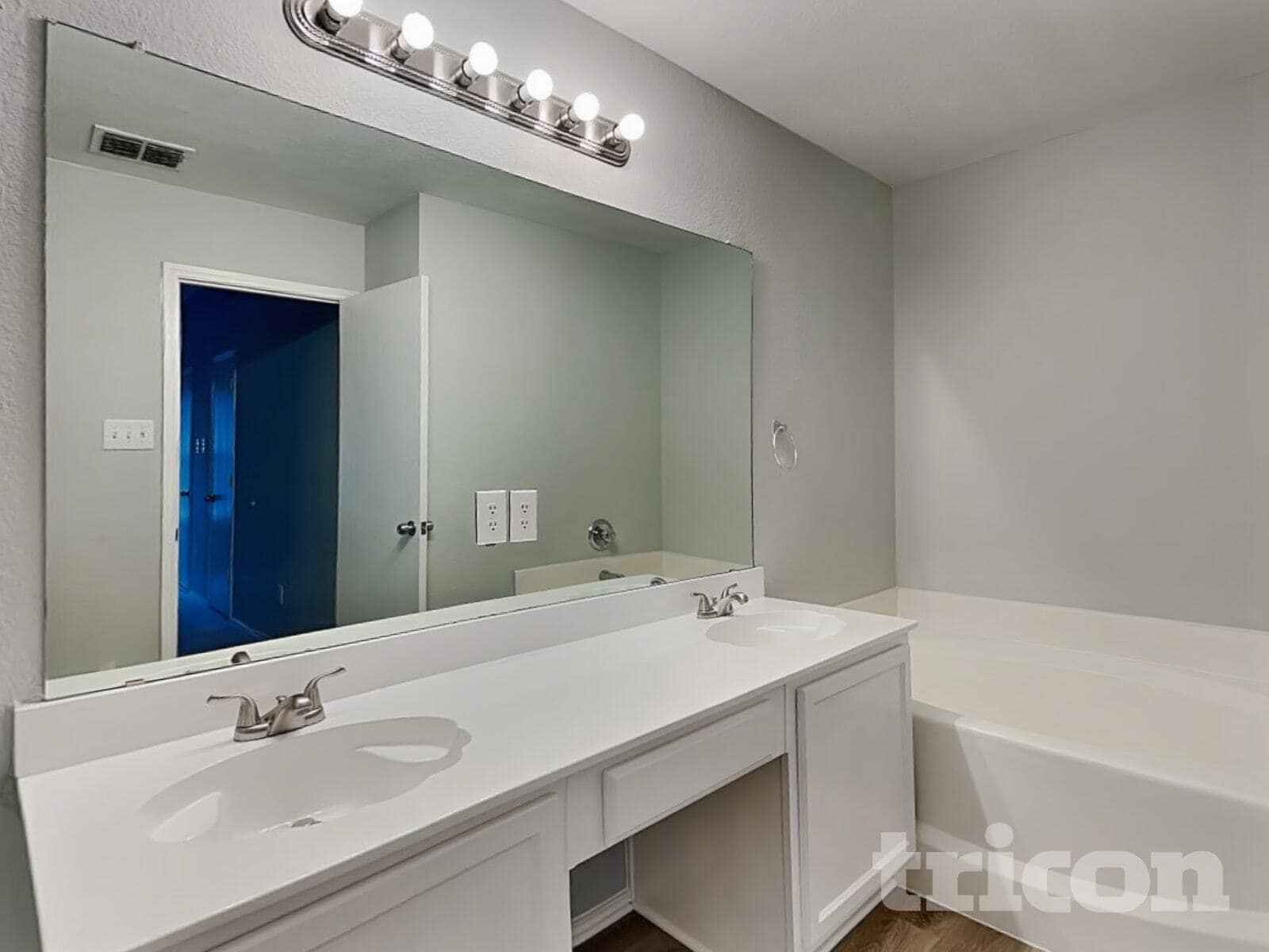 Building Photo - 1700 Bob Dr