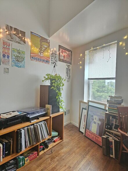 Building Photo - 928 E Passyunk Ave