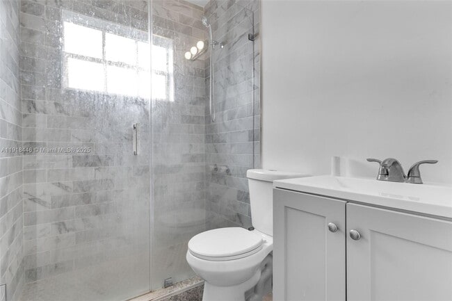 Building Photo - 3840 SW 91 Ave