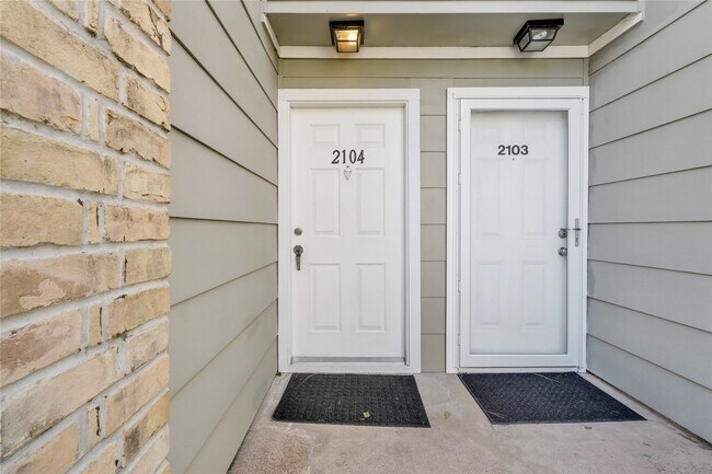 Building Photo - 2800 Jeanetta St