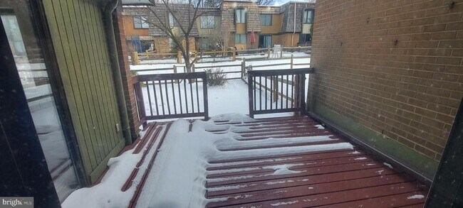 Building Photo - 9505 Fern Hollow Way