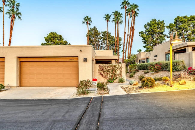 Building Photo - 48594 Oakwood Way