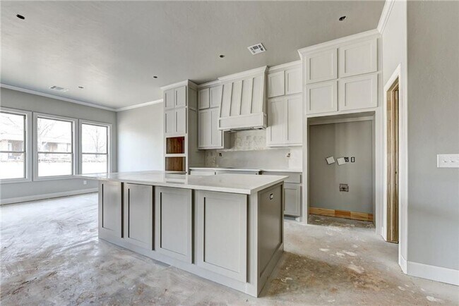 Building Photo - Newer Home + Edmond Schools + 4 bedrooms +...