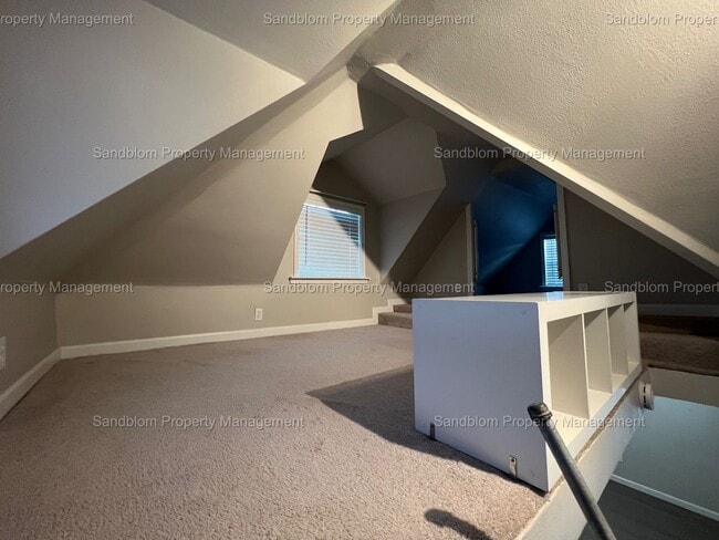 Building Photo - FOR LEASE | Mid-town Tulsa | 1 Bed, 1 Bath...