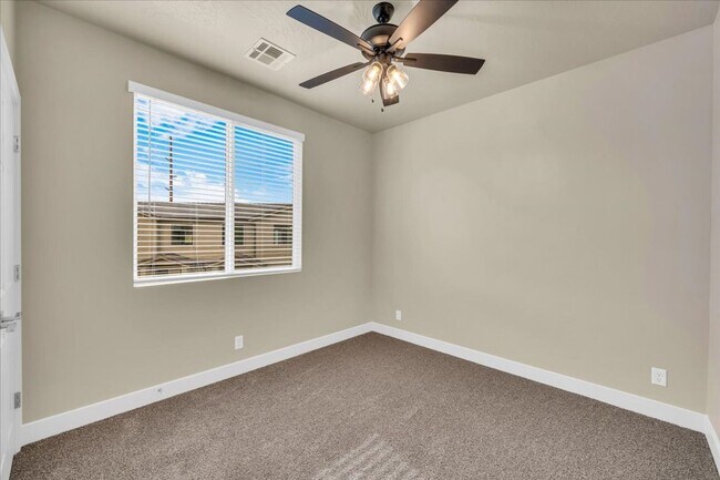 Building Photo - 850 E 600 S
