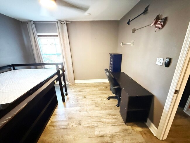 Building Photo - 1508 Crescent Hills Dr