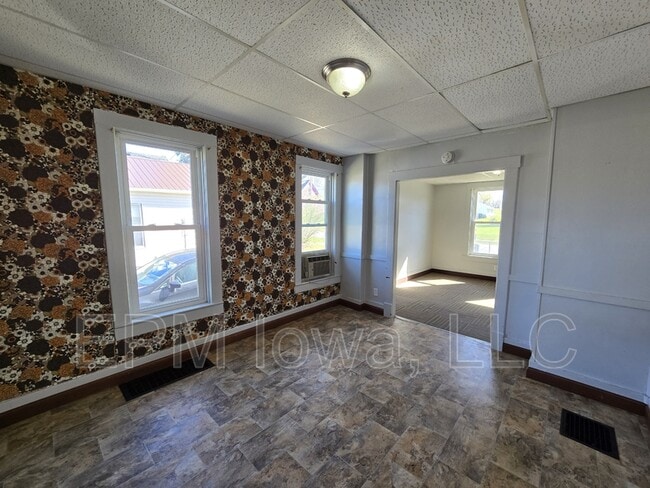 Building Photo - 1017 19th St SE