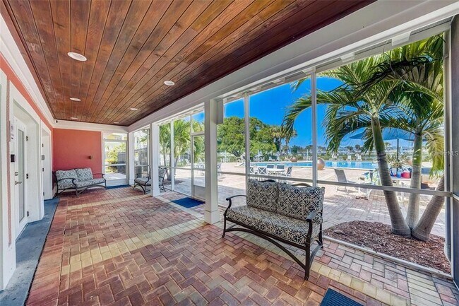 Building Photo - 3873 Pompano Dr SE