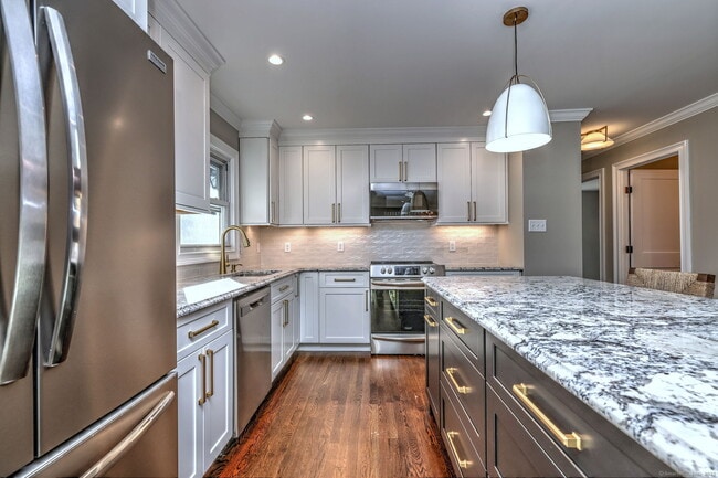 Building Photo - 155 Pastors Walk