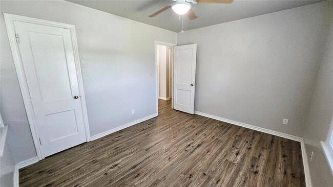 Building Photo - 2132 Churchill Pl
