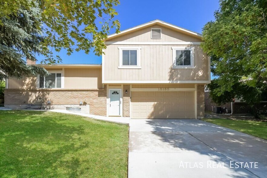 Primary Photo - 15135 E Bails Pl