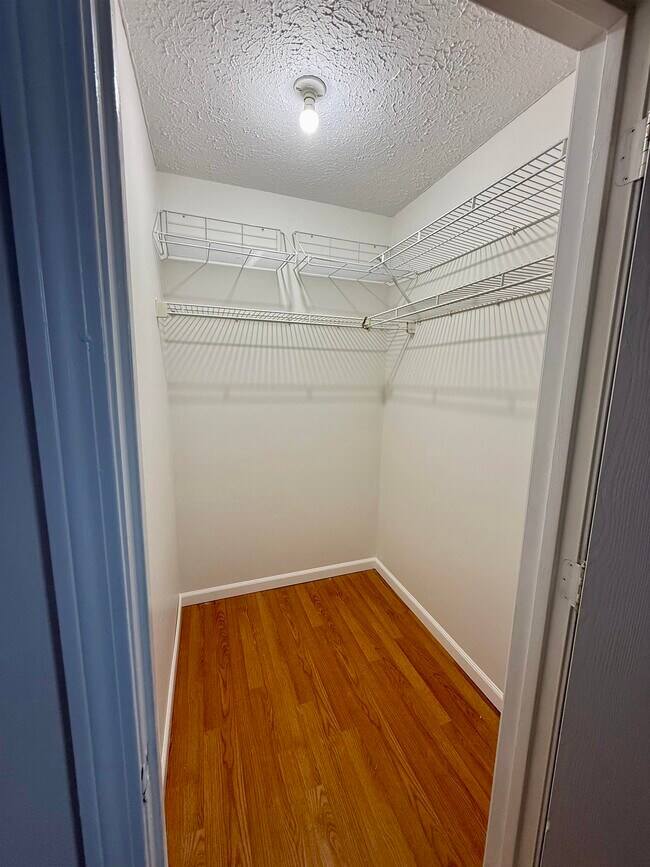 Building Photo - 4 Fairfax Ave