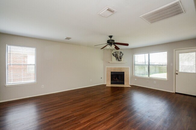 Building Photo - 6835 Lower Arrow Dr